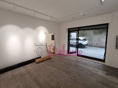 Foto Locale commerciale in via Roma, Macerata di 70 m² con 1 locali