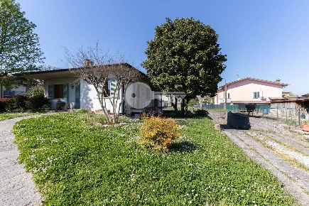Foto Villa unifamiliare in Giacomo Matteotti 8, Cigole di 152 m² in vendita