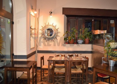Foto Attività commerciale a Bagni di Lucca Centro di 220 m² con 8 locali