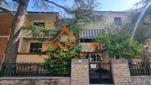 Foto Appartamento in Via Eugenio Donadoni, Pisa Don Bosco di 120 m²