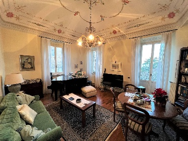 Foto Appartamento a Fermo Centro di 240 m² con 8 locali in vendita