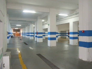 Foto Negozio in Via F. Caracciolo, Catanzaro Catanzaro Lido di 1250 m²