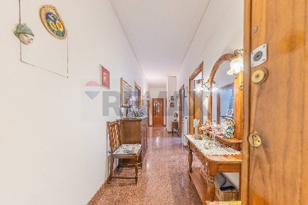Foto Appartamento a Genzano di Roma Centro Storico di 95 m² con 3 locali