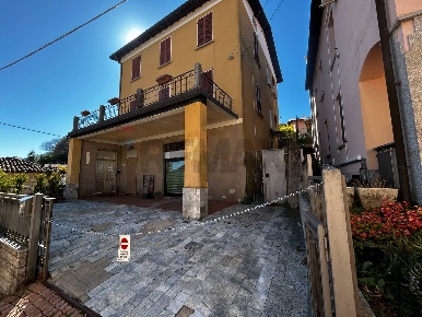 Foto Case semi ndipendenti in VIA ROMA 60, Cuasso al Monte Centro di 250 m²