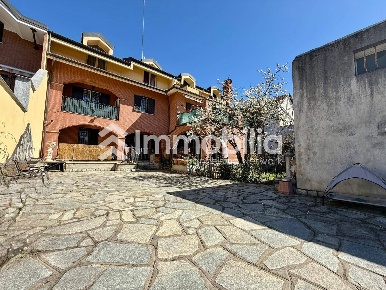 Foto Appartamento in San Giuseppe 17, Nichelino di 181 m² con 5 locali
