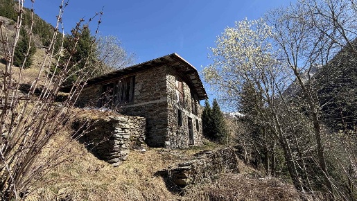 Foto Rustico in Località Pila, Tartano Centro di 94 m² con 3 locali