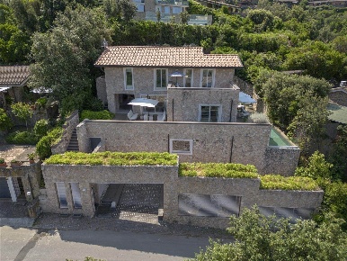 Foto Villa unifamiliare a Castiglione della Pescaia Punta Ala di 400 m²