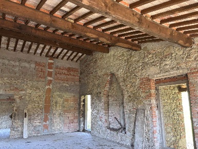 Foto Rustico a Terranuova Bracciolini di 150 m² con 6 locali in vendita