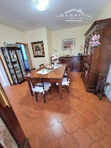 Foto Villa bifamiliare a Poggio Rusco di 180 m² con 8 locali in vendita