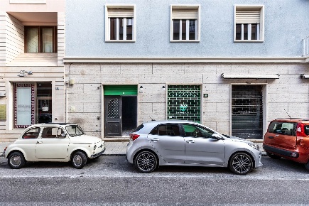 Foto Negozio in via Domenico Millelire 3A, Cagliari San Benedetto di 160 m²