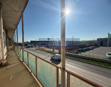 Foto Capannone industriale a Modugno di 780 m² in vendita