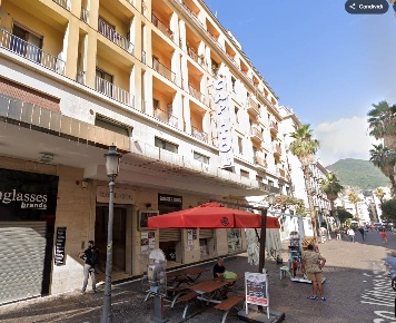 Foto Locale commerciale in Corso Vittorio Emanuele 193, Salerno Centro