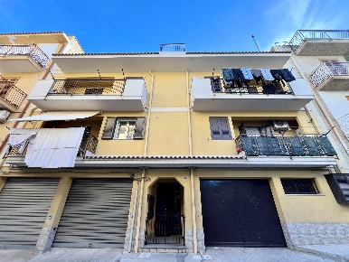 Foto Appartamento in via Noto 32, Casteldaccia di 80 m² con 3 locali