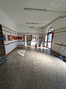 Foto Negozio a Montale Stazione Di Montale Agliana di 75 m² con 2 locali