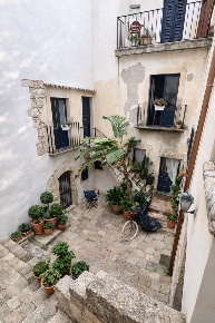 Foto Appartamento in Via Nizza 34, Siracusa Ortigia di 110 m² con 5 locali
