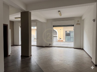 Foto Locale commerciale in Via Sciarelle 67, Acireale di 80 m² in vendita