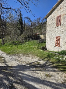 Foto Appartamento in Località Ponte Sargano, Cerreto di Spoleto di 97 m²