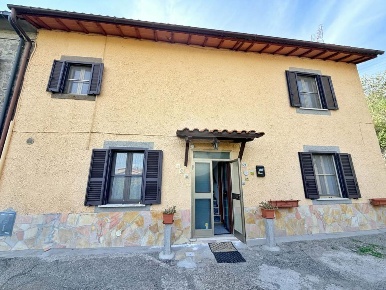 Foto Casa indipendente in 8 MARZO, Montefiascone di 78 m² in vendita