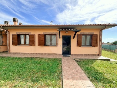 Foto Villa unifamiliare in CARPINE, Montefiascone di 206 m² in vendita