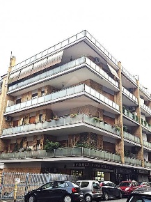 Foto Appartamento in via Diego Angeli, Roma di 85 m² con 2 locali