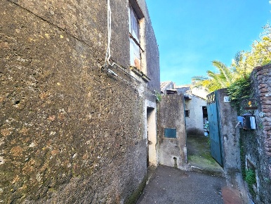Foto Rustico in Via Leone 1, Aci Bonaccorsi Centro con 2 locali in vendita
