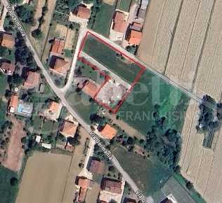 Foto Terreno residenziale in Via Danimarca 9, Gubbio Centro di 2500 m²