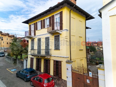 Foto Casa indipendente in San Rocco, Paruzzaro Centro di 280 m² in vendita
