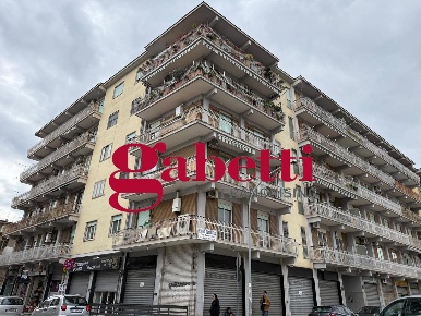 Foto Negozio in Via Acquaviva 6, Caserta Lincoln di 38 m² con 1 locali