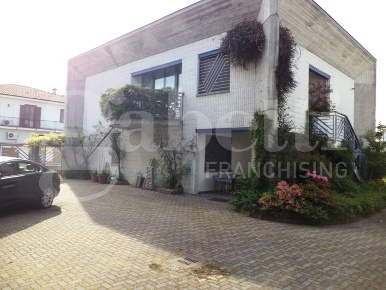 Foto Capannone industriale in Via Marconi 1, Vermezzo con Zelo Vermezzo