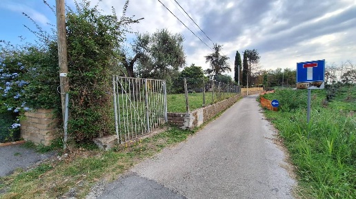 Foto Terreno agricolo in VIA mossa dei barberi 43, Morlupo di 3960 m²