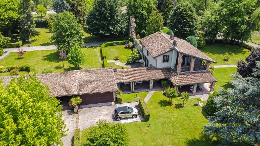 Foto Villa unifamiliare in Via Ferdinando di borbone 60, Piacenza di 261 m²