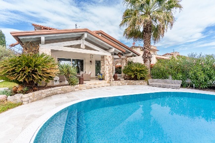 Foto Villa unifamiliare in Via Magellano 1, Sirmione di 350 m² con 5 locali