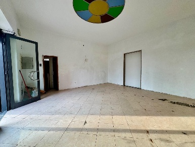 Foto Locale commerciale a Vicopisano di 50 m² con 1 locali in vendita