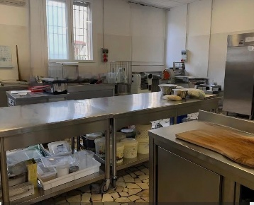 Foto Alimentari a Carrara Marina di Carrara di 64 m² con 3 locali