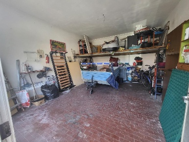 Foto Box a Calcinaia Fornacette di 24 m² con 1 locali in vendita