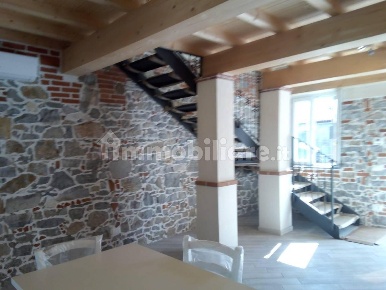 Foto Villa a schiera a Capannori Lammari - Lunata di 95 m² con 4 locali