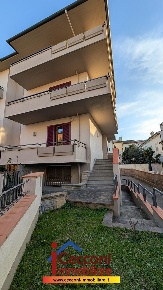 Foto Appartamento a Empoli Pretura - Sanzio di 160 m² con 6 locali