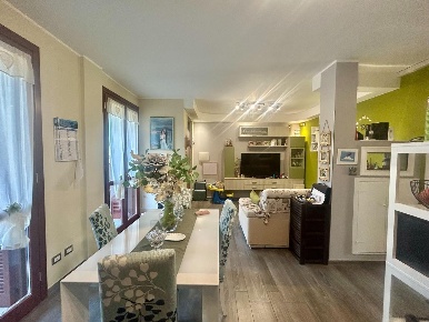 Foto Appartamento a Sovicille San Rocco A Pilli di 115 m² con 5 locali
