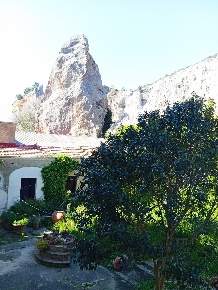 Foto Appartamento a Vicopisano Uliveto Terme di 130 m² con 5 locali