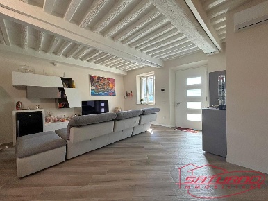 Foto Villa bifamiliare a Lucca Santissima Annunziata di 180 m² con 5 locali