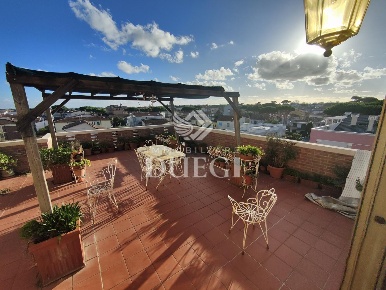 Foto Attico a Viareggio Marco Polo - Don Bosco di 130 m² con 6 locali