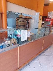 Foto Attività commerciale in Via Marco d' Agrate, Milano Corvetto di 100 m²