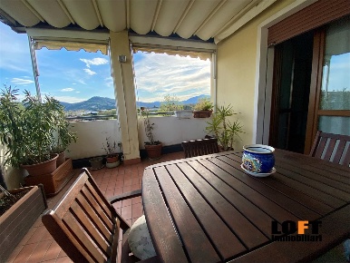 Foto Appartamento a Montegrotto Terme Centro di 110 m² con 4 locali