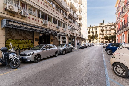 Foto Locale commerciale in Via Principe Amedeo 9 11 9A, Bari Murat