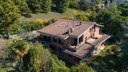 Foto Case semi ndipendenti in Strada Castelvecchio, Moncalieri di 376 m²