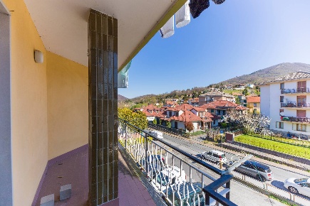 Foto Appartamento in EUROPA 14, Casella Centro di 118 m² con 6 locali