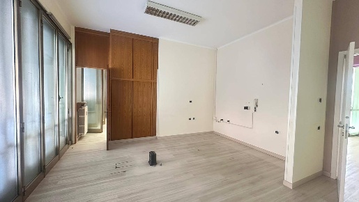 Foto Appartamento a Mantova Centro di 163 m² con 4 locali in vendita