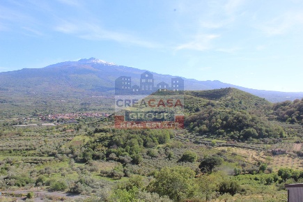 Foto Casa indipendente in via nuova, Malvagna di 254 m² con 10 locali
