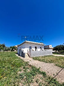 Foto Villa unifamiliare in Via Simeto 13, Ragusa di 100 m² con 6 locali