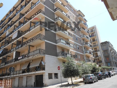 Foto Appartamento in Via Cefalù 18, Lentini di 98 m² con 6 locali